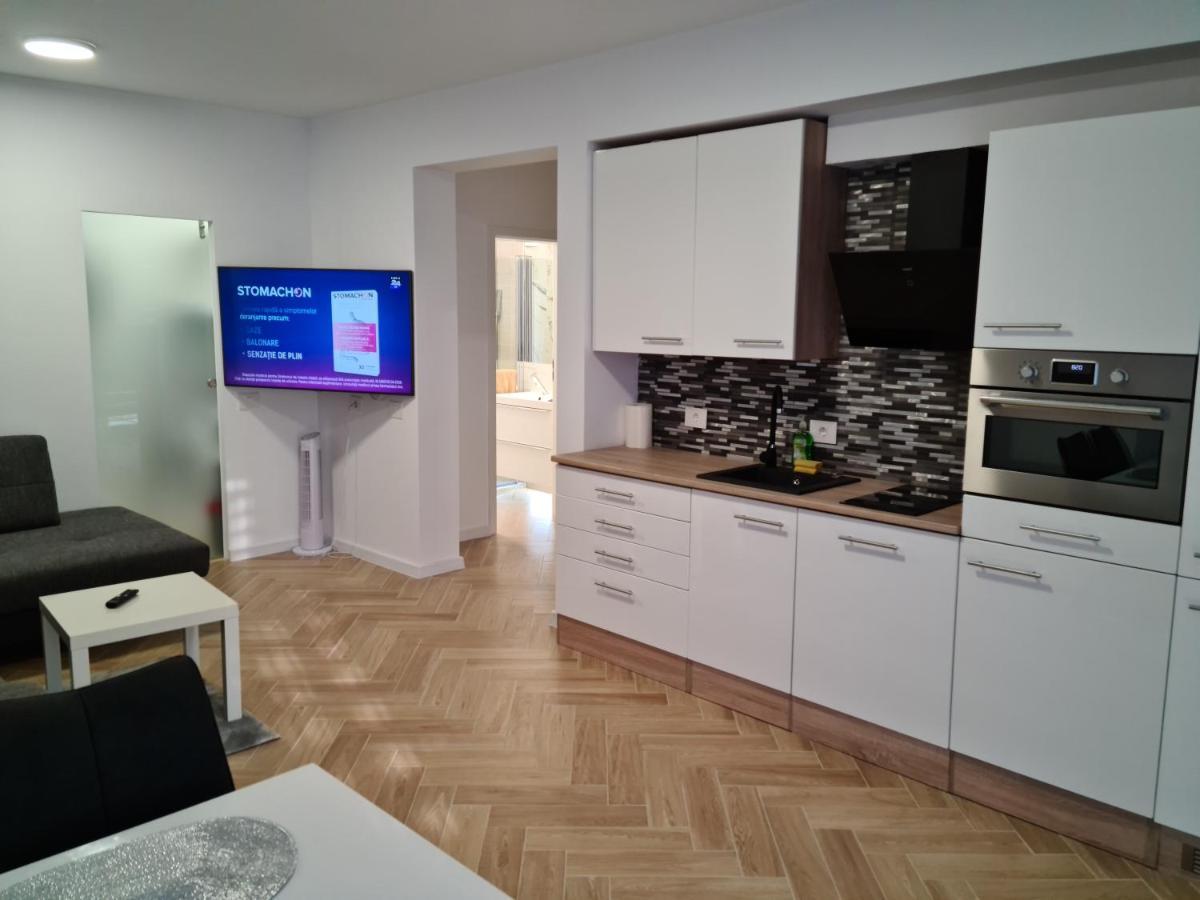 Apartament In Complex Rezidential In Oradea Apartment Exterior photo