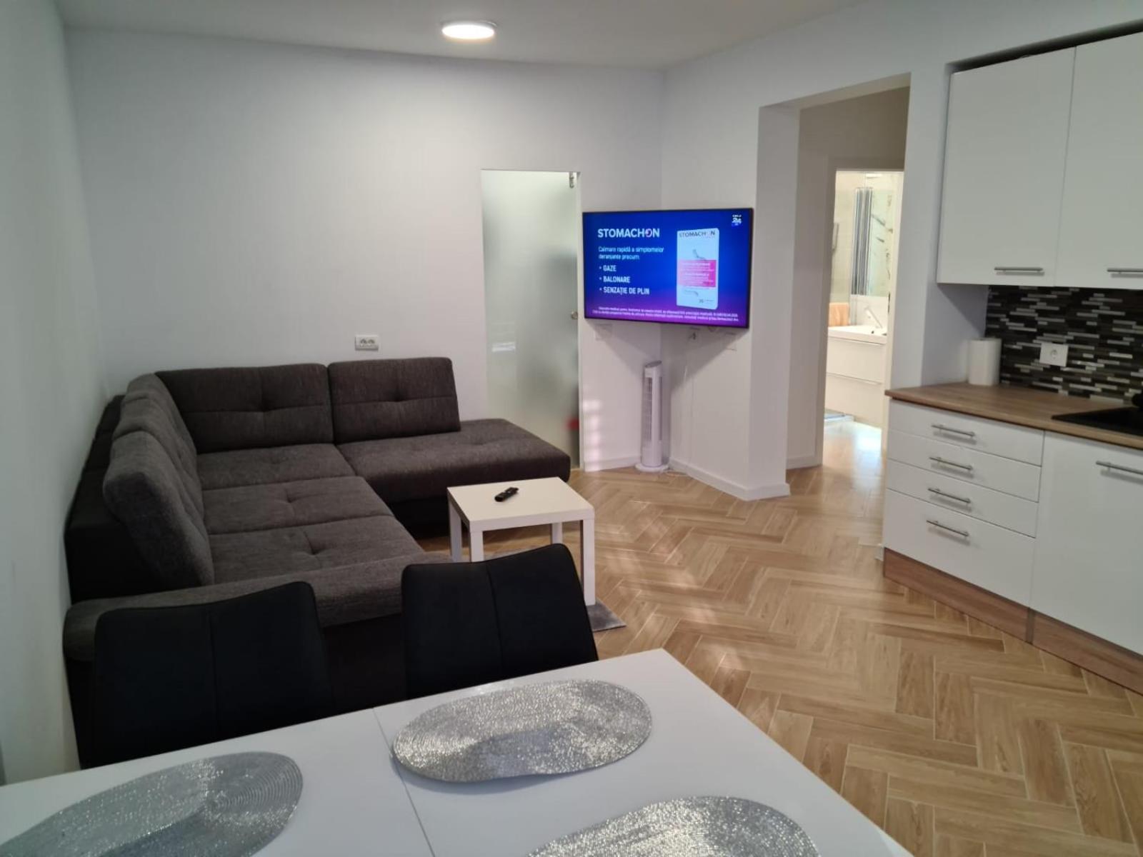 Apartament In Complex Rezidential In Oradea Apartment Exterior photo